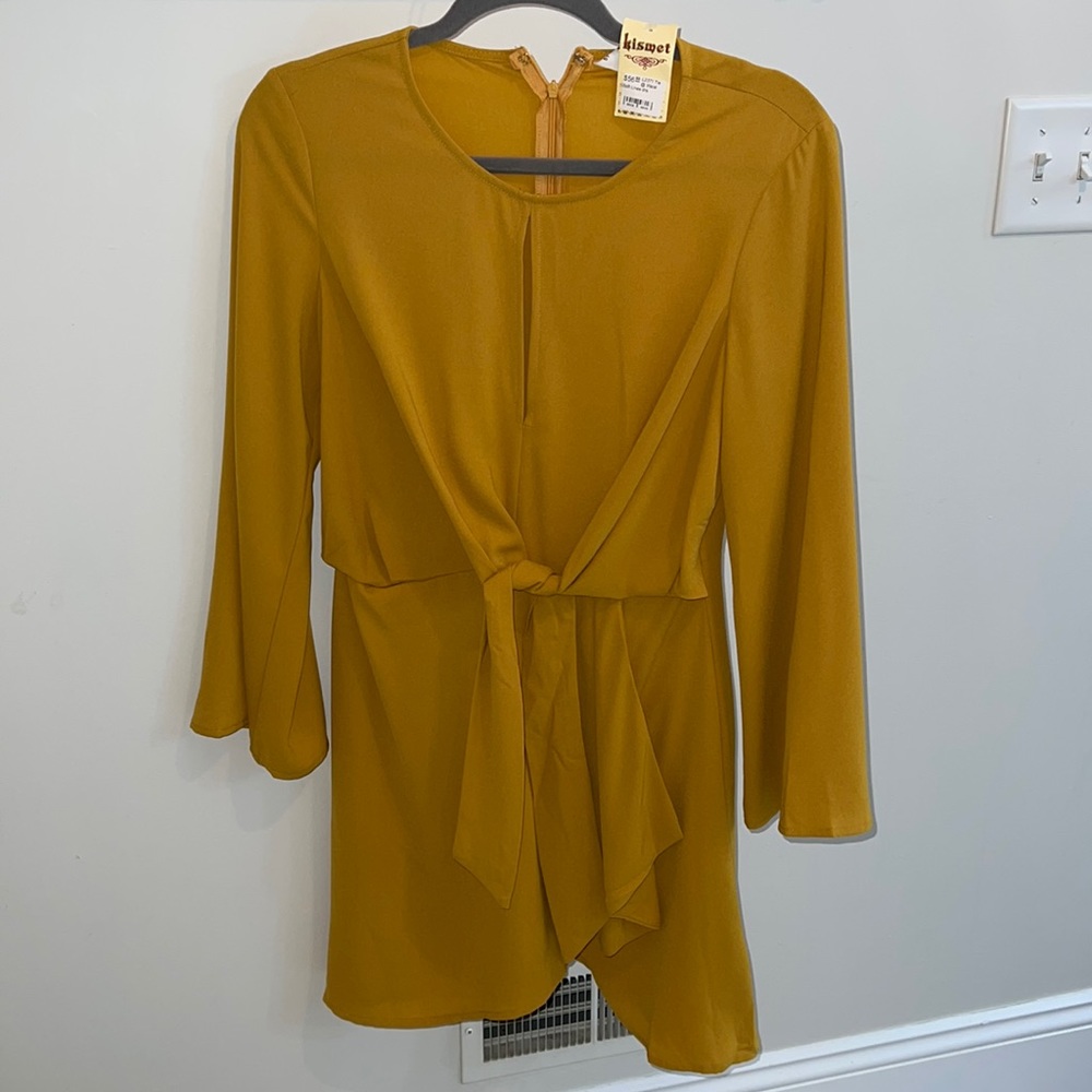 Mustard mini dress with knot tie waist and wide sleeves